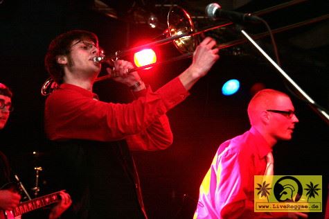 Ken Guru - The Highjumpers (D) Easter Ska Jam - Conne Island, Leipzig 23. Maerz 2008 (2).jpg